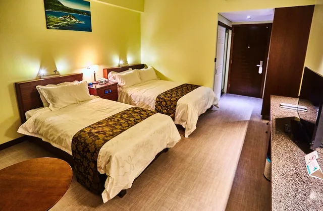 غرفة قياسية بسرير مزدوج وسرير فردي، Serenti Hotel 5/10