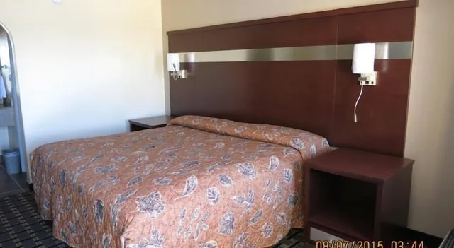 غرفة قياسية مفردة بسرير كينج، Taylor village inn and suites 2/5