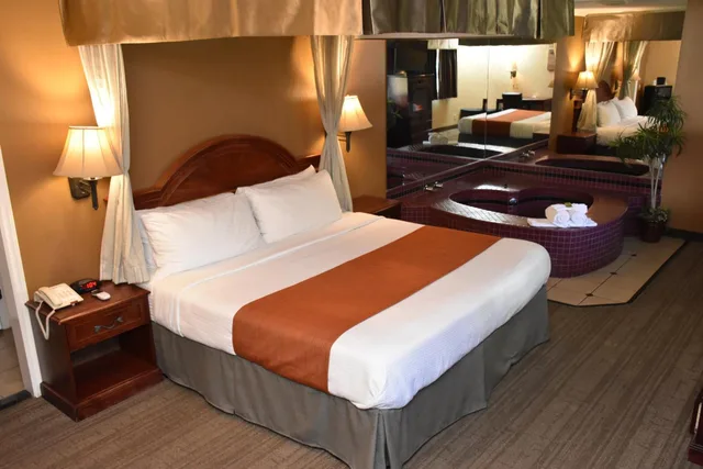 جناح شهر العسل، Dynasty Suites Redlands 3/4