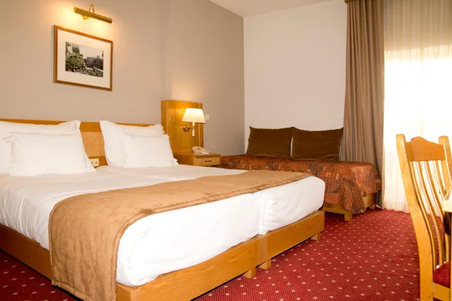 غرفة ثلاثية، Hotel Rainha D Amelia Arts Leisure 3/7