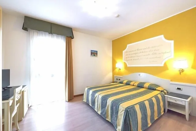 Classic, Double Bed, Hotel Ca Tron 2/10