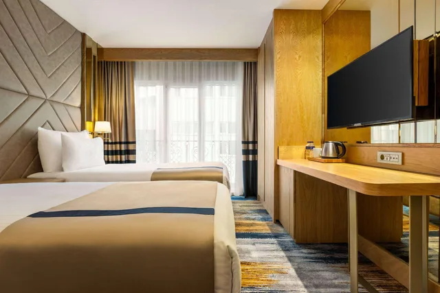 غرفة قياسية ثلاثية، Days Inn by Wyndham Istanbul Bomonti 1/1