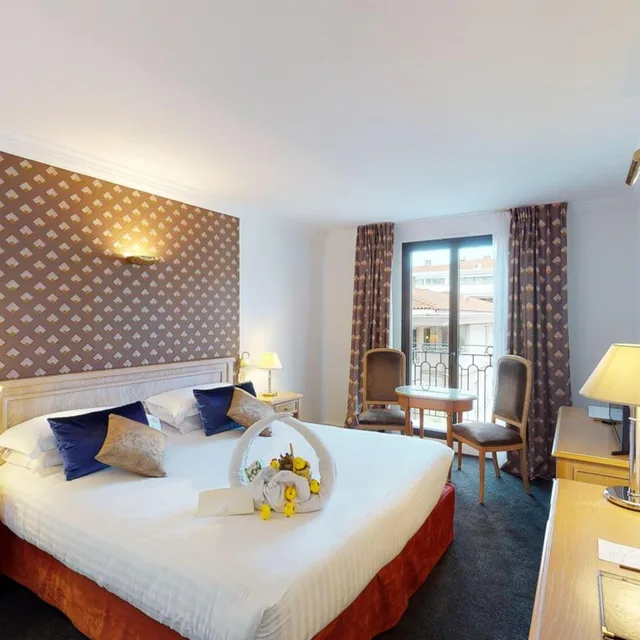 غرفة سوبيريور بسرير مزدوج بإطلالة على المدينة، Sun Riviera Hotel 5/9
