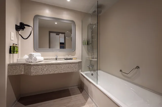 Melia, Guest Room, Twin Beds, Murphy Bed، Melia Castelo Branco 4/4