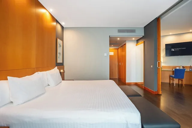 جناح جونيور، Eurostars Atlantida 1/5