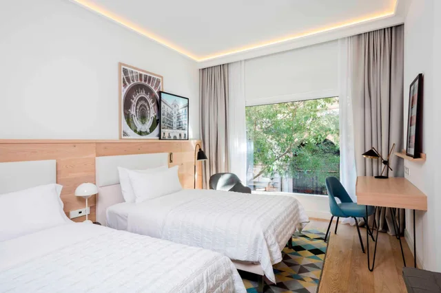 غرفة بريميوم بسريرين منفصلين، Le Meridien Barcelona 1/10