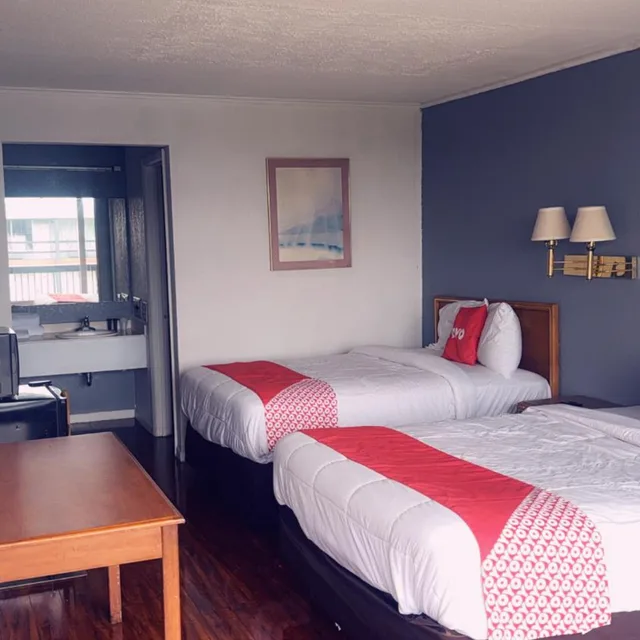 غرفة بسريرين مزدوجين للمدخنين، MAGNUSON HOTEL OPELIKA 1/7
