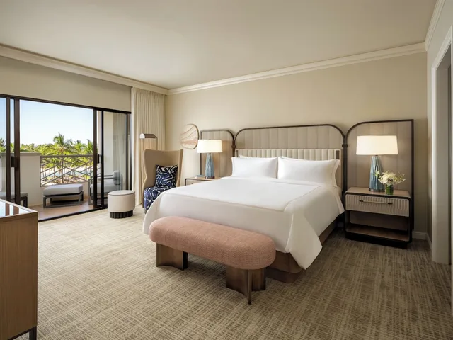 1 Bedroom, Renovated, Fairmont Gold, Gold, Suite, King Bed, Lounge Access, Accessible، Fairmont Orchid 1/2