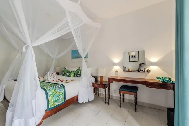 غرفة كلاسيكية بسرير كينج بشرفة، DIANI SEA RESORT 2/6