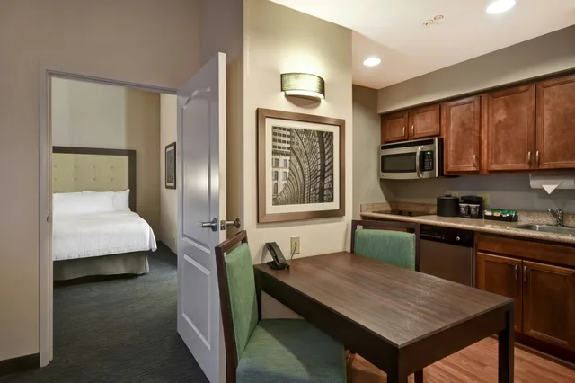 جناح بسريرين كوين بغرفة نوم واحدة، Homewood Suites By Hilton Cincinnati Milford 2/3