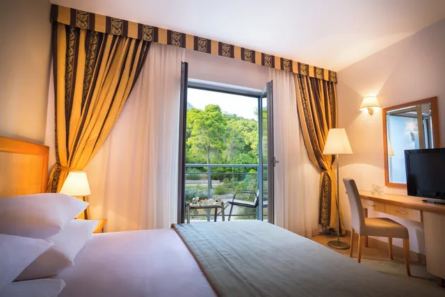 غرفة سوبيريور بسرير كوين بشرفة، Aminess Vival Grand Azur Hotel 1/5