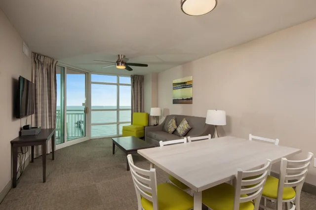 2 Bedrooms, Suite, Ocean Front, Corner، Prince Resort 3/5