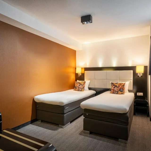 Room, Twin Beds, Partial View، Hotel Amsterdam Mansion 3/9