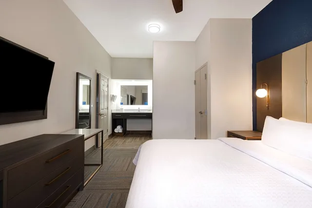 Suite, 2 King Beds, Homewood Suites by Hilton Jackson-Ridgeland 1/7
