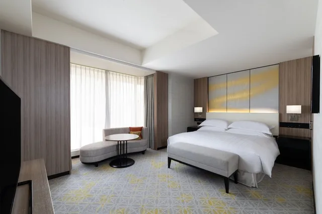 Junior Suite, King Bed, Club Lounge Access, Sheraton Miyako Hotel Tokyo 1/3
