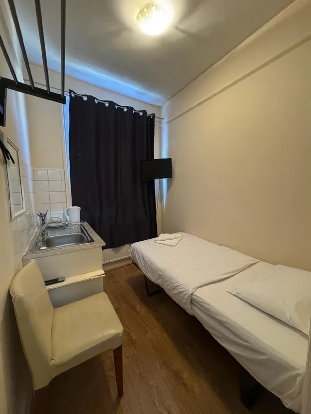 غرفة مفردة بحمام مشترك، Anwar House 2/8