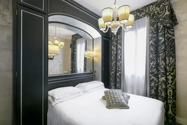 Basic, Double or Twin Bed, Campiello Hotel 2/10