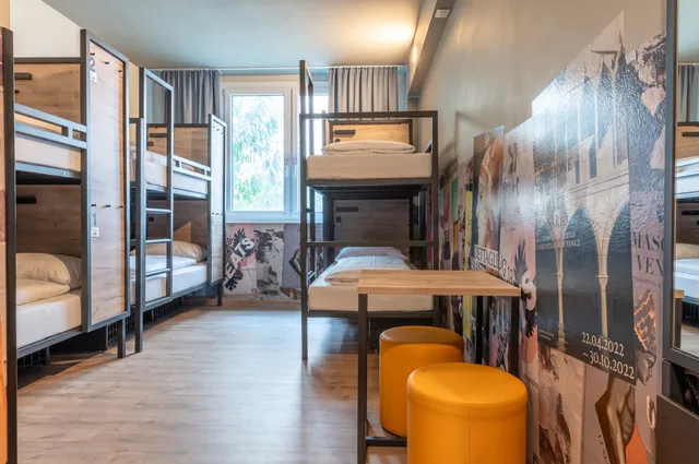 غرفة بستة أسرّة وسرير بطابقين، a&o Hostel Venezia Mestre 3/3
