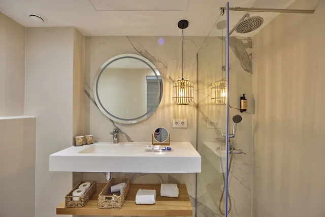 جناح جونيور بسريرين منفصلين بشرفة مع أريكة، Tomir Portals Suites - Adults Only (+16) 7/7