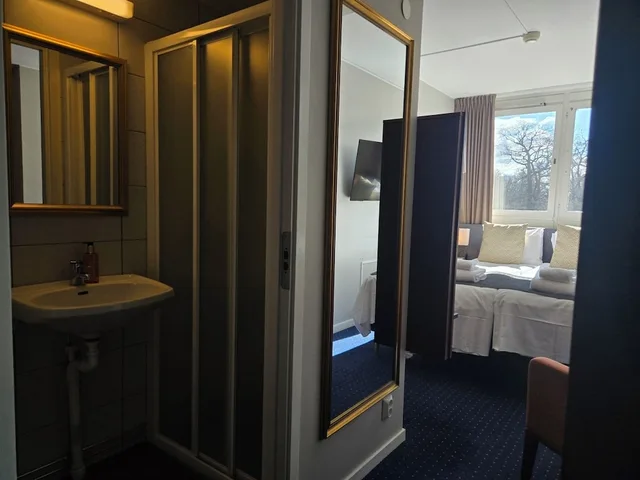 Economy, Queen Bed, Mariestads Stadshotell 6/6