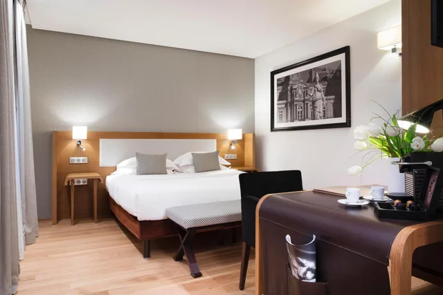 غرفة ديلوكس بسرير كينج، Hotel Le Six 2/7