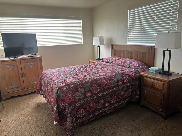 Suite, 4 Double Beds, Super 8 Montpelier 5/7