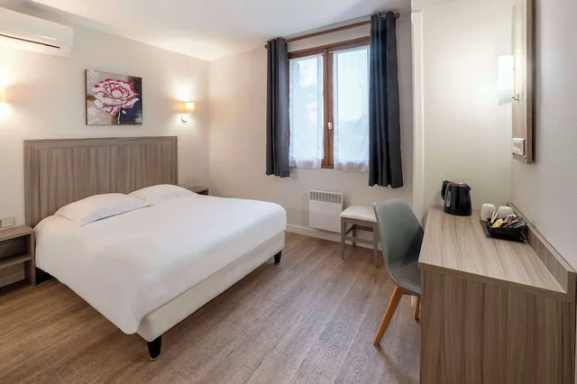 غرفة كومفورت بسرير كوين، Sure Hotel by Best Western Saintes 2/7
