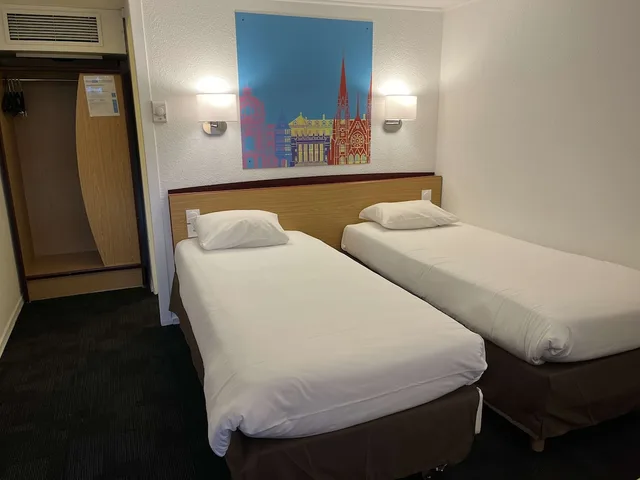 غرفة قياسية بسريرين منفصلين، Kyriad Direct Marseille Ouest Martigues 9/10