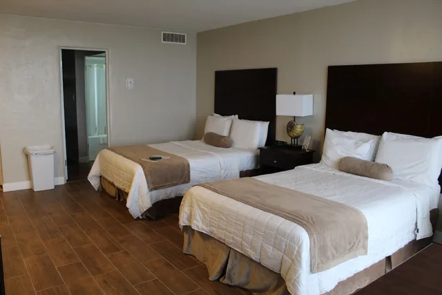 Room, 2 Double Beds, Ocean Front، Cove Motel Oceanfront 2/10