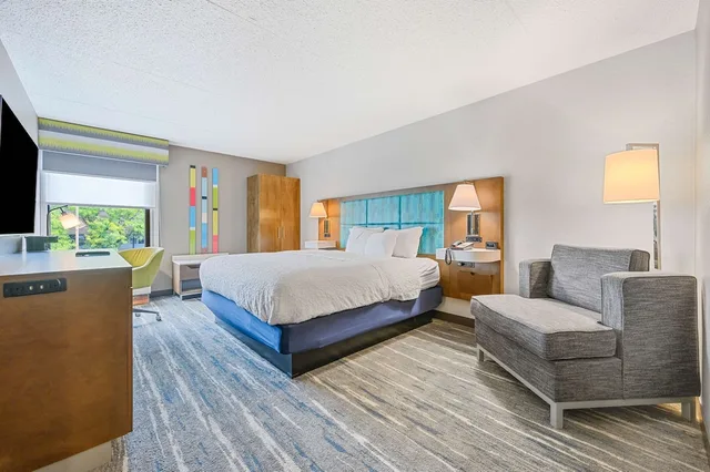 Room, Queen Bed, Accessible, Hampton Inn St. Louis - Westport 3/9