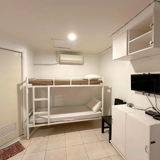 سكن مشترك للرجال، Dormitels Ph Ust 1/4
