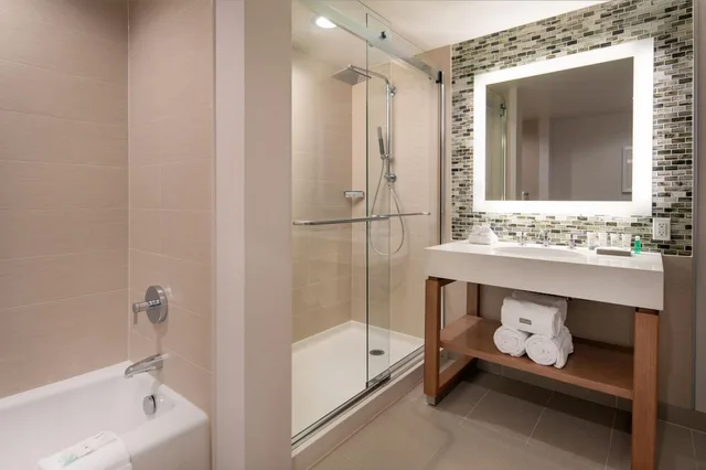 جناح بسرير كينج بغرفتي نوم، The Westin Denver International Airport 8/10