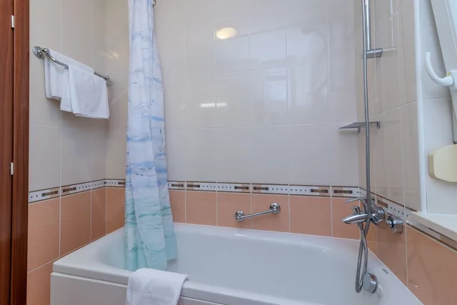 شقة سوبيريور بسرير كوين وسريرين منفصلين، Trogir Palace 2/3