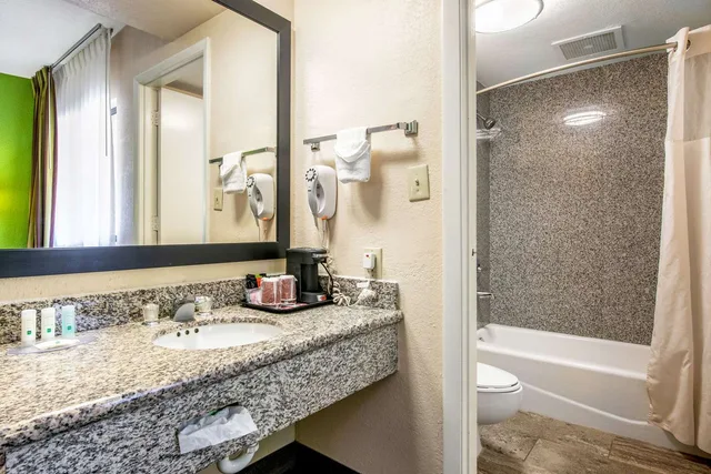 جناح بسرير كينج، Quality Inn & Suites Jacksonville-Baymeadows 3/3