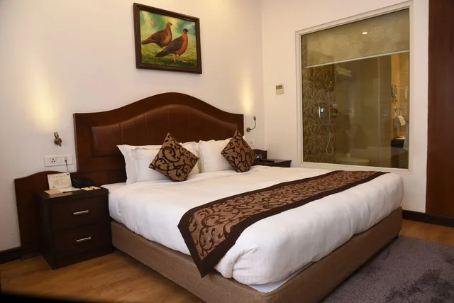 1 Bedroom, Deluxe, Bathtub, Maya Manor Boutique Hotel By Kgh Group 4/7