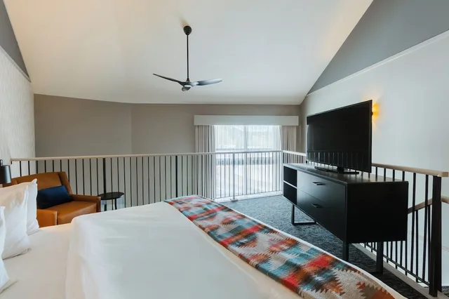 Loft, Superior, Suite, King Bed، Everwild Canmore - Nordic Spa & Hotel 1/10