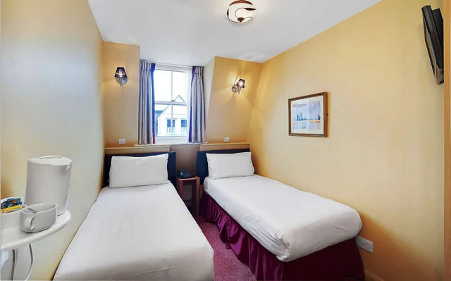 غرفة قياسية بسريرين منفصلين، The Craven Hotel 2/2