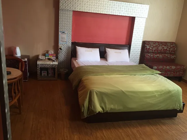 غرفة ديلوكس بسرير مزدوج يُسمح فيها بالحيوانات الأليفة، Prince Motel 5/9