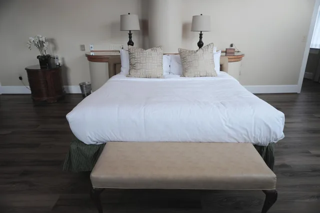 جناح غراند بسرير كينج بإطلالة على المدينة مع أريكة بجاكوزي، Haywood Park Hotel, Ascend Hotel Collection 4/5