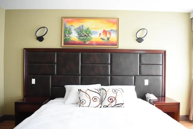 Room, King Bed, Queens Hotel 3/7
