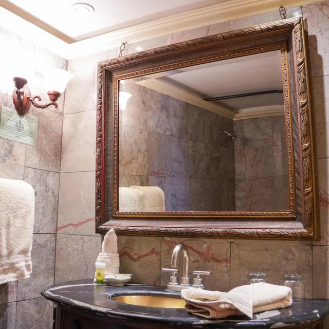 جناح بسرير كينج بشرفة، The Olivier House Hotel 1/1