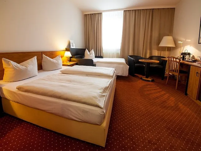 غرفة قياسية بسرير مزدوج، Novina Hotel Sudwestpark Nurnberg 2/3
