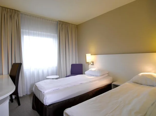 Standard, Twin Beds, Thon Hotel Brussels Airport 1/4