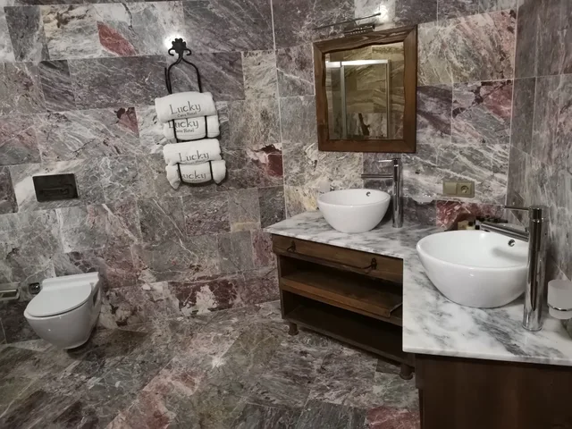 جناح بريميوم ركني بسريرين منفصلين وسرير كينج بغرفة نوم واحدة، Lucky Cave Cappadocia 4/4
