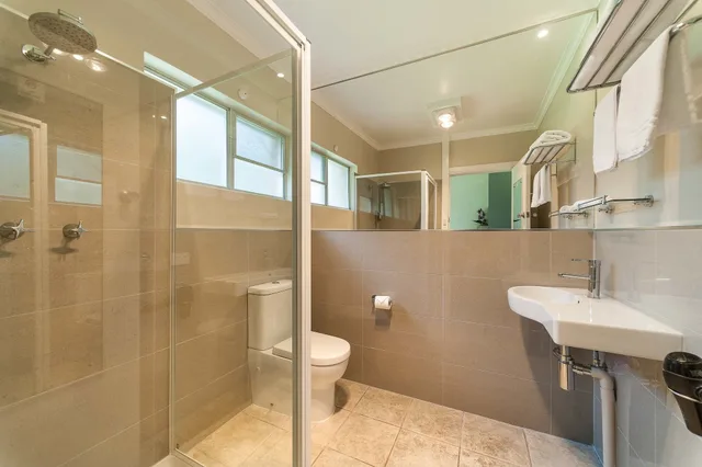 Business, Queen Bed, River View, The Waterfront Wynyard 2/2