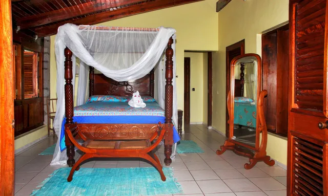 4 Bedrooms, Villa, Twin Beds, 3 Queen Beds, Hermitage Villa 1/2