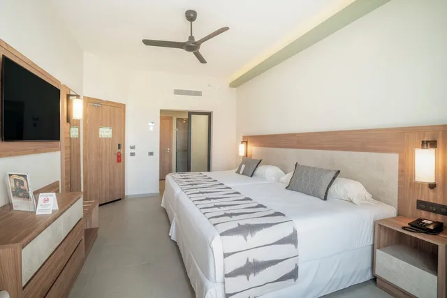 Room, 2 Double Beds, RIU Flamingos - All Inclusive 7/9