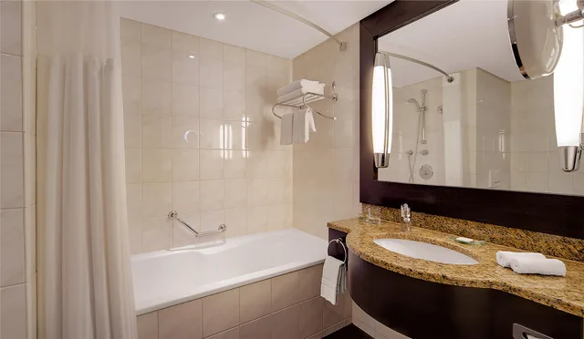 غرفة بسرير كوين، Hilton Munich Park 4/4
