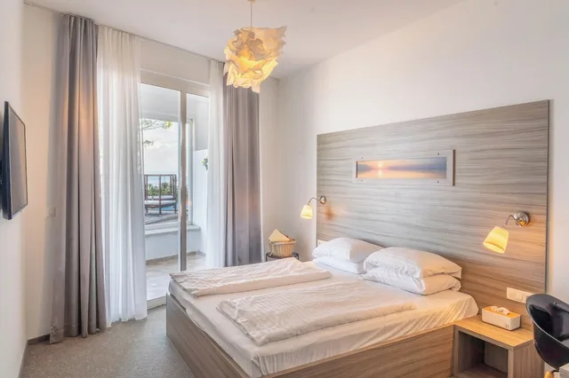 Superior, Queen Bed, Beach Front، Barbara Piran Beach Hotel And Spa 2/10