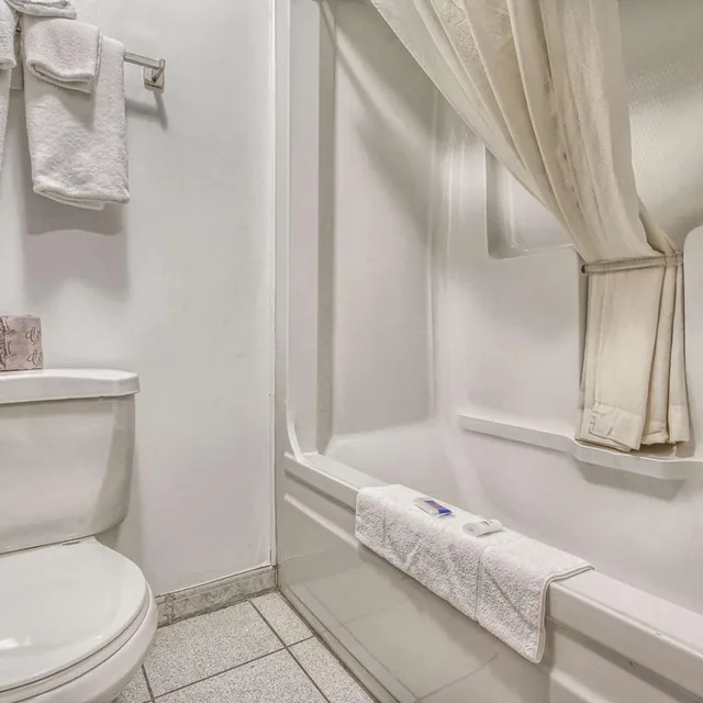 غرفة بسريرين كوين، Motel6 Windsor ON 3/7